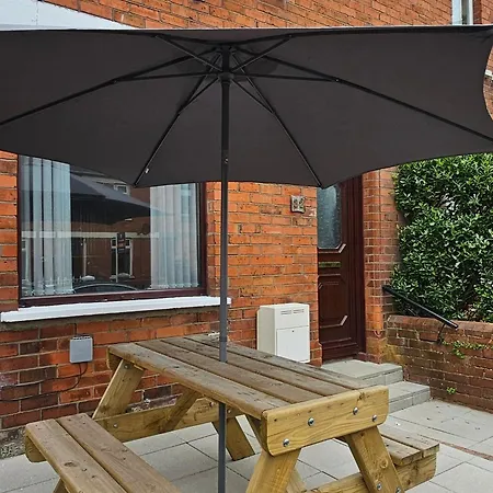 Stylish 2 Bed Room Terrace House Belfast Exterior foto
