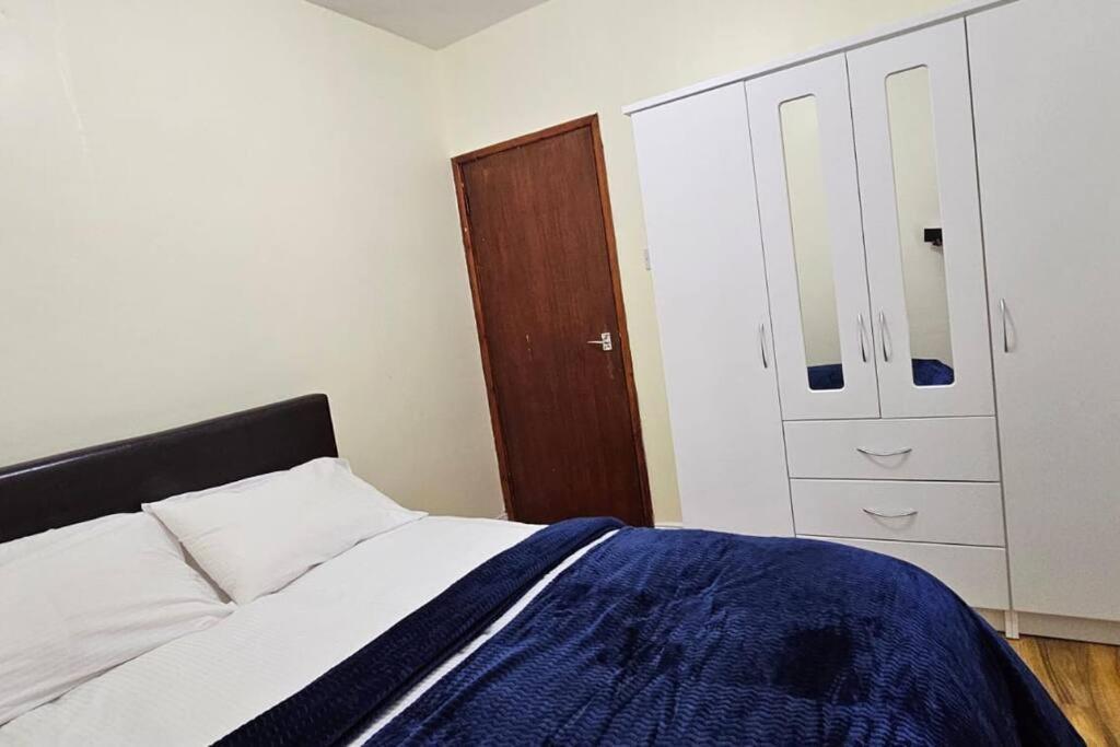 Stylish 2 Bed Terrace House * Belfast