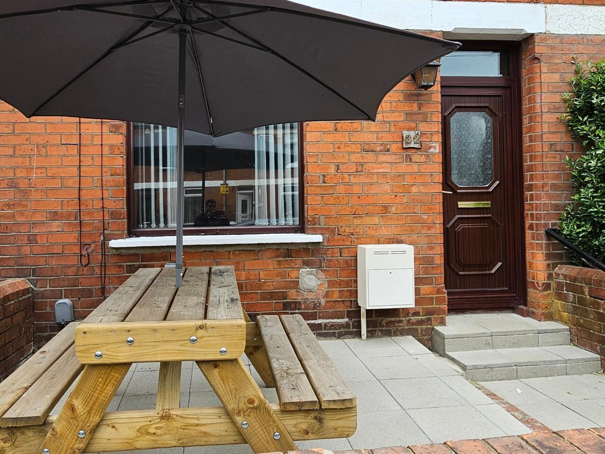 Stylish 2 Bed Terrace House